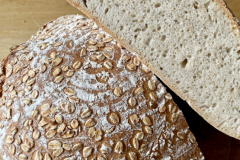 Dinkelbrot mit Haferflocken